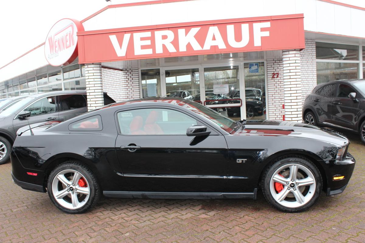 Ford Mustang 4,6 GT Coupe / Leder + Glasdach + 19 Zoll